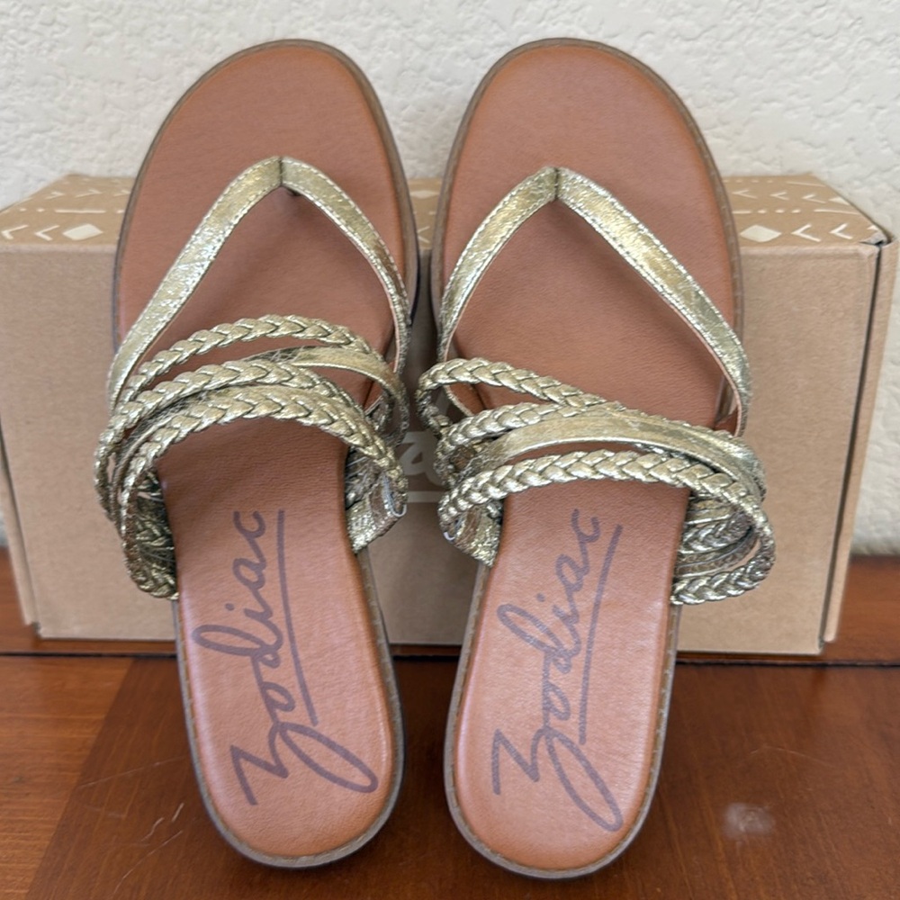 NWOT -ZODIAC Women's Cary Sandal